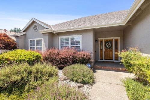 6729 Fairfield Dr, Santa Rosa CA  95409-6008 exterior