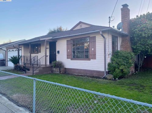 24035 Myrtle St, Hayward, CA 94541-6322