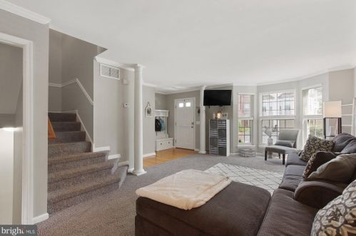 144 Chandler Dr, Red Lion, PA 17356-8759