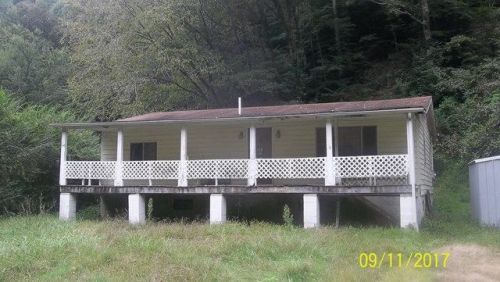 710 Short Creek Rd, Hyden, KY 41749-8452