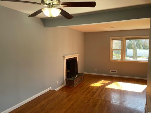 39 Crandon St, Huntington Station NY  11747-1252 exterior