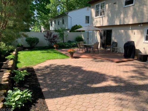 46 Ashworth Ct, Fanwood, NJ 07023-1557