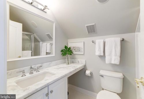 18506 Pelicans Nest Way, Leesburg VA  20176-3963 exterior