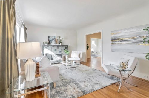 2800 Kingsland Ave, Oakland CA  94619-3325 exterior