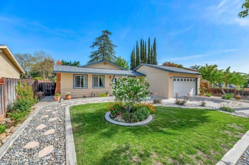 1231 Swaner Dr, Gilroy, CA 95020-3810