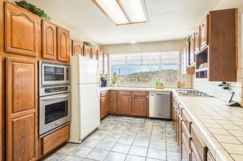 4808 Vanderhill Rd, Torrance CA  90505-4340 exterior