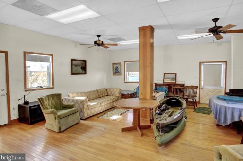 6411 Devonshire Hts Rd, Harrisburg PA 17111-4818 exterior