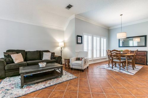 4008 Oak Grove Ct, Lewisville, TX 75028-1386