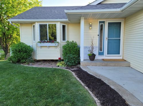 211 Alva St, Minnetrista, MN 55387