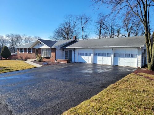 405 Oak St, Walnutport, PA 18088-1722