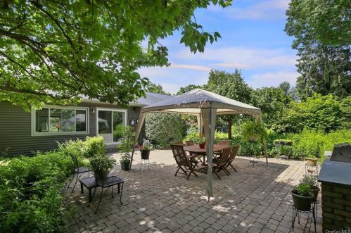 5 Augusta Pl, White Plains NY  10603-1901 exterior