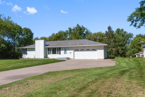 101 Viking Dr, Albertville, WI 54730-9518