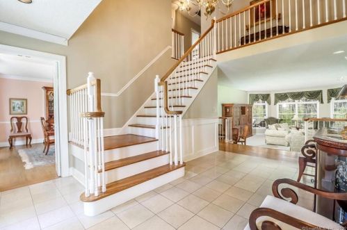 4 Hidden Brook Dr, Brookfield Center, CT 06804-1306