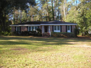 51 Manville Ave, Barnwell, SC 29812-1590