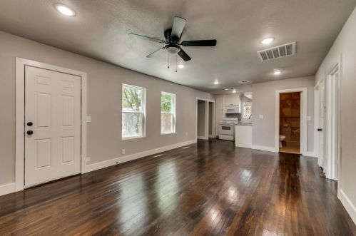 4220 Lisbon St, Fort Worth TX  76107-6419 exterior