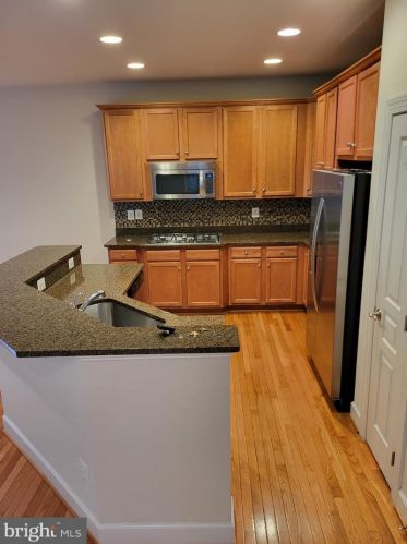 404 Madison Manor Ct, Herndon VA  20170-4540 exterior