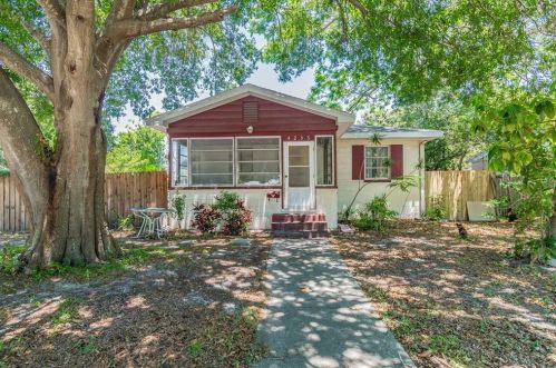 4235 9th Ave, Saint Petersburg, FL 33711-2030