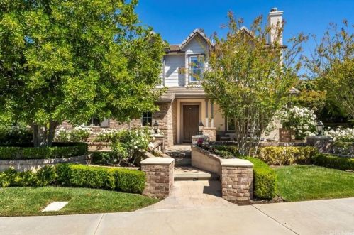 29521 Hacienda Dr, Santa Clarita, CA 91354-1534