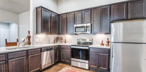 1503 Lucille St, Seguin TX  78155-2153 exterior