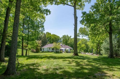 20 Hidden Brook Dr, Brookfield Center CT  06804-1306 exterior