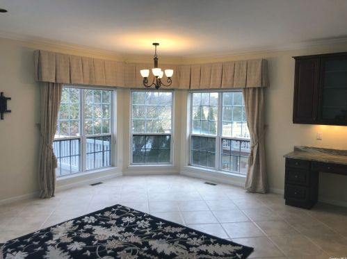 24 Hamlet Dr, Mount Sinai NY  11766-3002 exterior