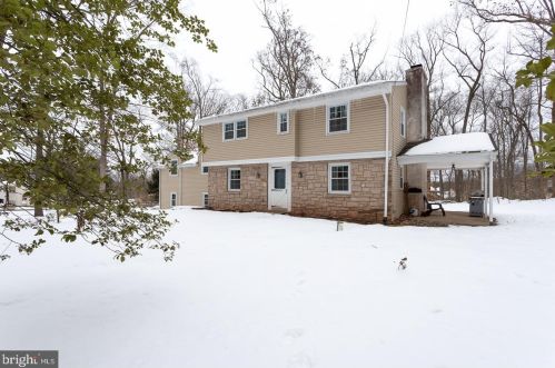 1212 Laurelwood Rd, Pottstown, PA 19465-7464