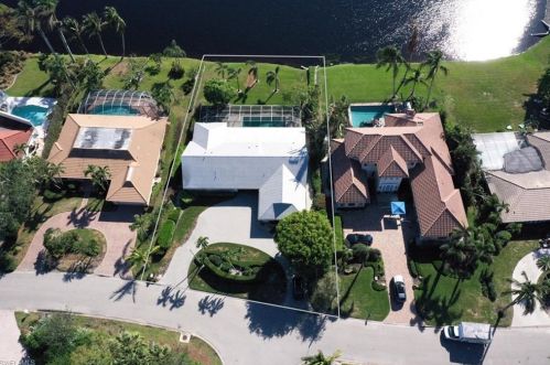 528 Turtle Hatch Rd, Naples, FL 34103-8541