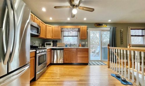 61 Platt St, Milford CT  06460-7612 exterior