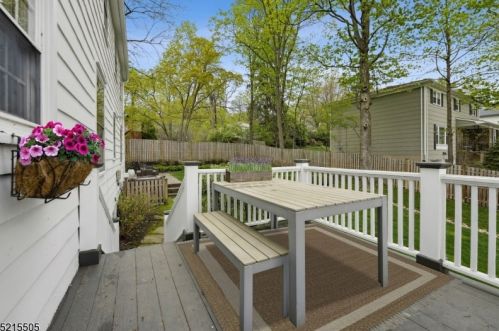 5 Walnut Ct, South Orange NJ  07079-1627 exterior