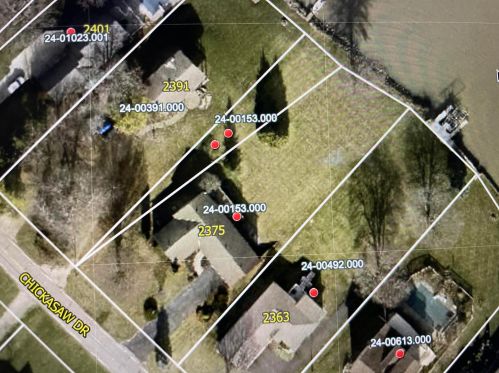 2375 Chickasaw Dr, London OH  43140-9014 exterior