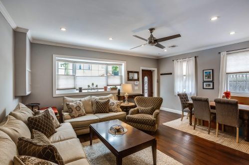 49 Chestnut St, Union City, NJ 07086-6605