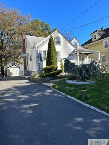 379 Prospect Ave, Green Brook, NJ 08812-1527