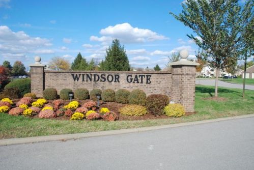 3803 Yardley Ct, Louisville, KY 40299-7359