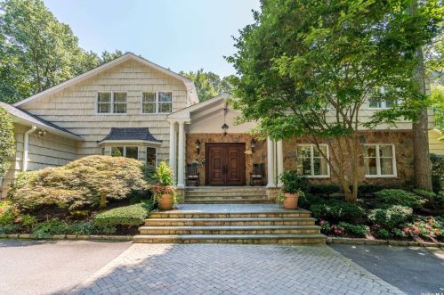 30 Laurel Cove Rd, Muttontown, NY 11771-1920