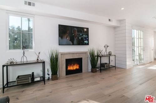 10605 Hortense St, North Hollywood, CA 91602-0018