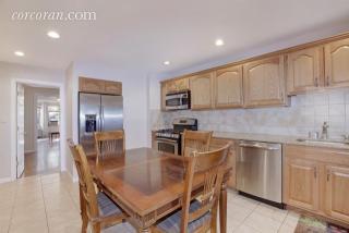 1271 Park Pl, Brooklyn, NY 11213-2801