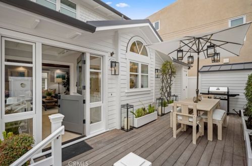 104 Onyx Ave, Newport Beach CA  92662-1208 exterior