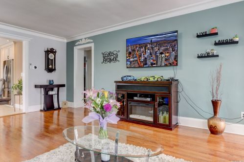 104 Clement Ave, Floral Park NY  11003-2704 exterior