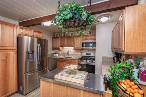 616 Q St, Rio Linda CA  95673-1427 exterior