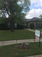 417 Liberty Pl, Grand Prairie TX  75052-5731 exterior