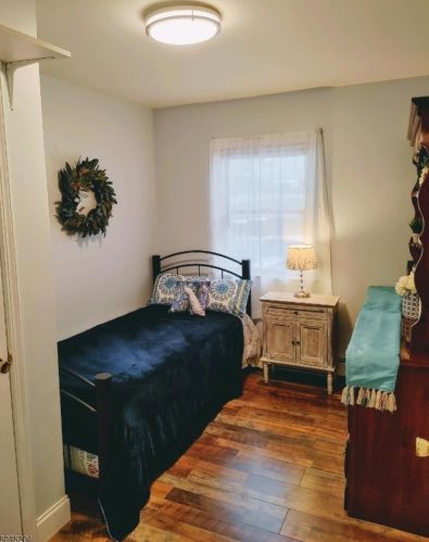 235 Knox Way, Hopatcong NJ  07843-1008 exterior