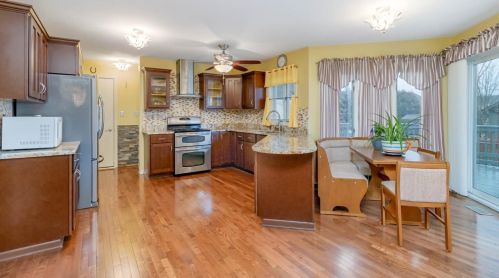 9613 Tyler St, Crown Point IN 46307-2489 exterior