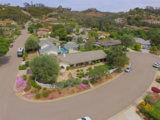 2812 Golfview Dr, Fallbrook, CA 92028-9596