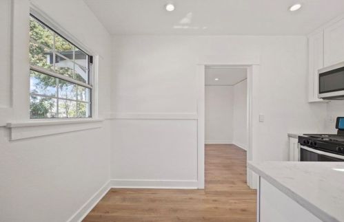 2436 Adriatic Ave, Long Beach CA 90810-3313 exterior