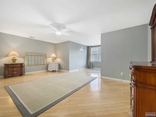 5 River Dell, Oakland NJ  07436-2302 exterior