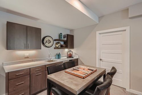 1140 Cook St, Denver CO 80205-5010 exterior