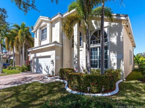 17431 33rd St, Hollywood, FL 33029-1695