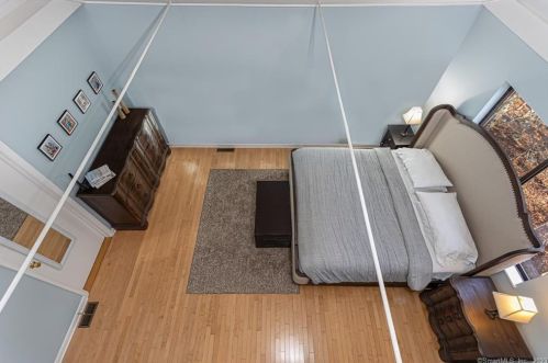 46 Merriland Rd, Stamford CT  06903-1717 exterior