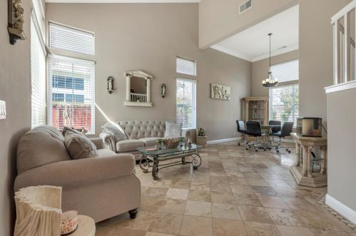 750 Joshua Dr, Hollister CA  95023-5671 exterior
