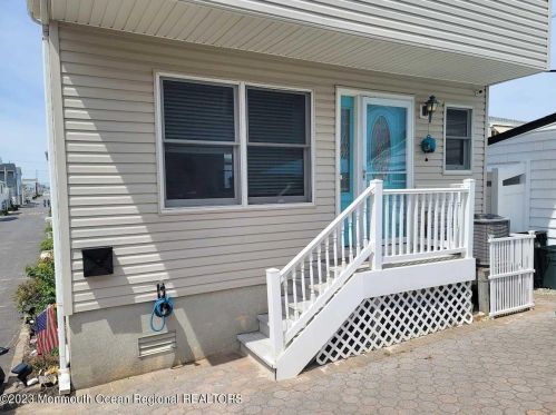 14 Bay Way, Lavallette NJ  08735-1905 exterior